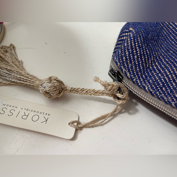 Korissa  BLOCK-A-CLUTCH blue jute clutch - Picture 5 of 7